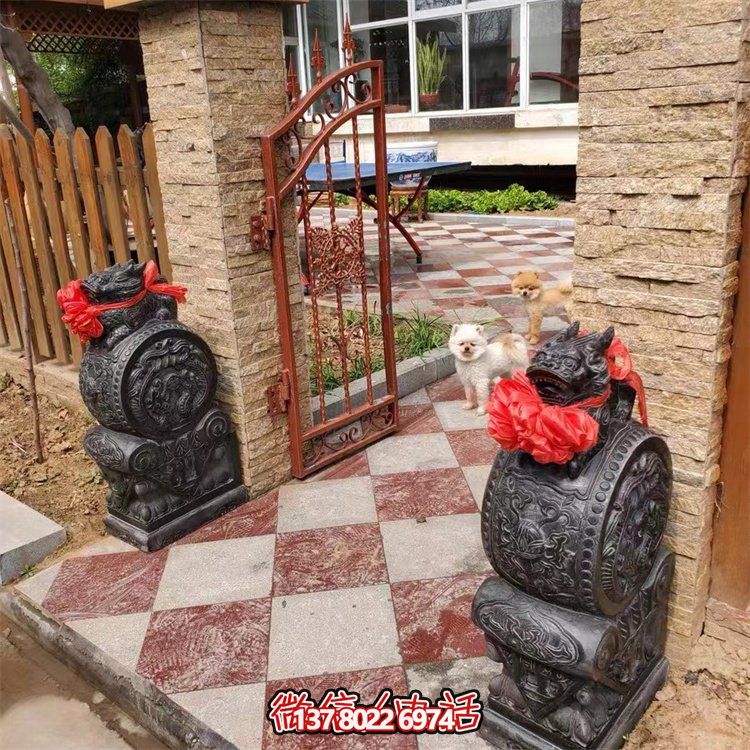 靜謐庭院抱石雕，鼓舞人心