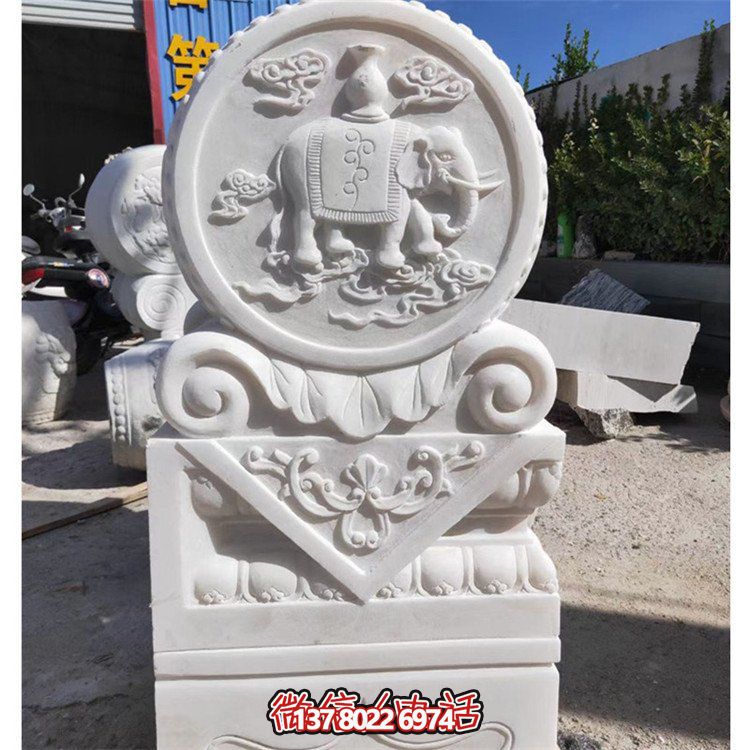 天然石材浮雕太平吉祥抱鼓石，點綴別墅門口