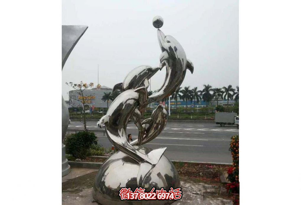不銹鋼海豚雕塑，玩起來讓街道飛躍！
