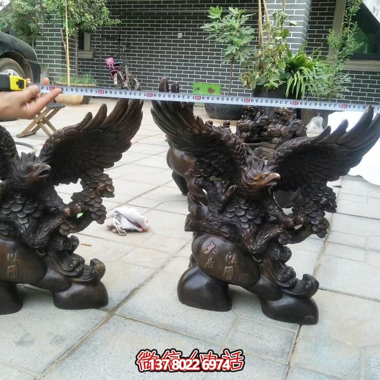 玻璃鋼老鷹雕塑，個性擺放商場裝飾