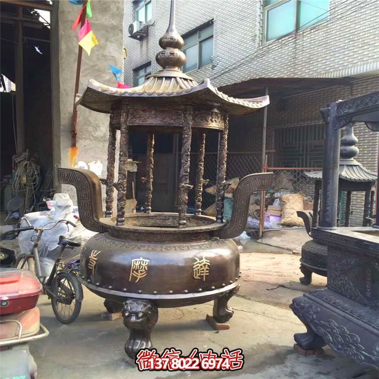 仿古寶蓋圓形香爐，擺放于寺廟、道觀等室內(nèi)