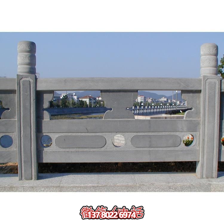 青石雕刻欄桿欄板，點(diǎn)綴美麗河道
