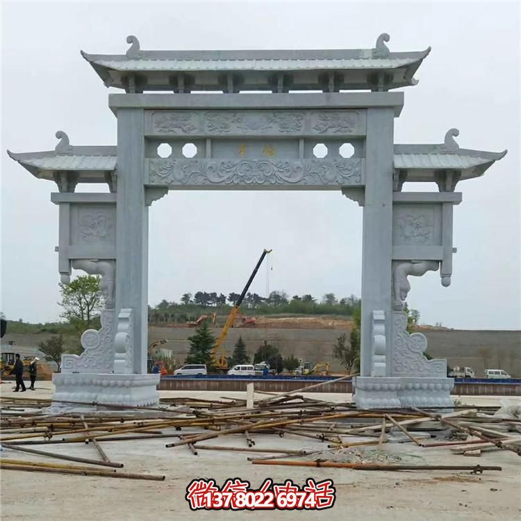 傳統(tǒng)工藝石雕牌坊，點(diǎn)綴鄉(xiāng)村美景