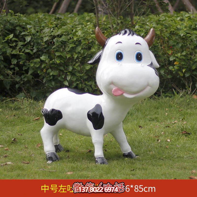 中號玻璃鋼雕塑牛，為草坪增添綠意