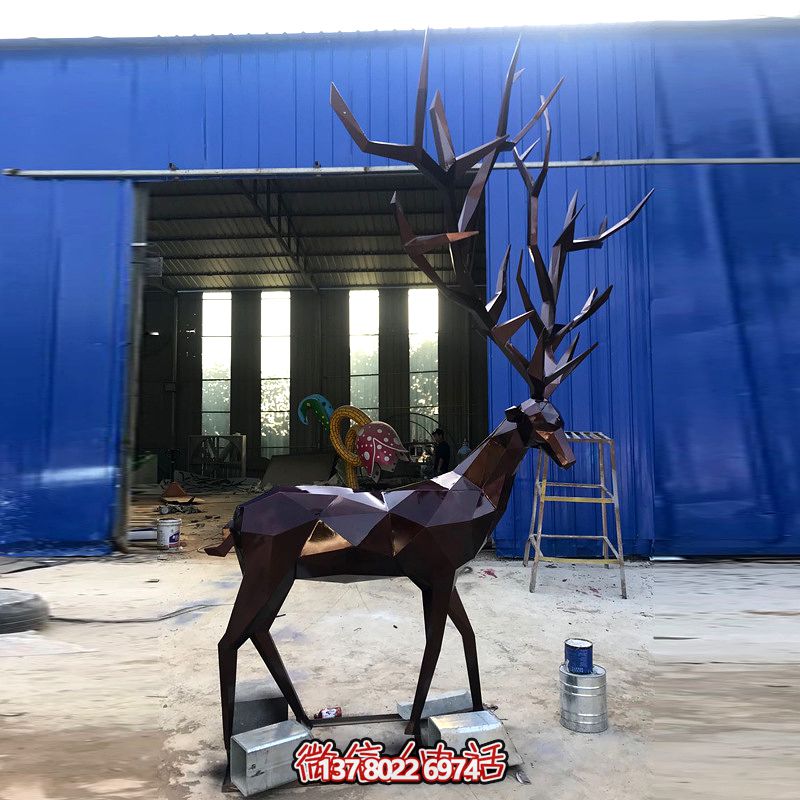 大型梅花鹿雕塑，點綴大型公園景觀