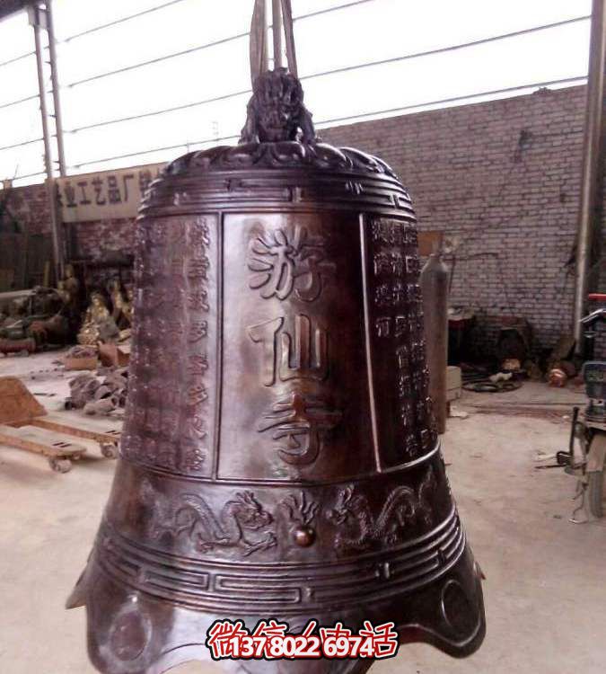 傳統(tǒng)工藝精雕黃銅掛鐘，傳承古老祈福文化