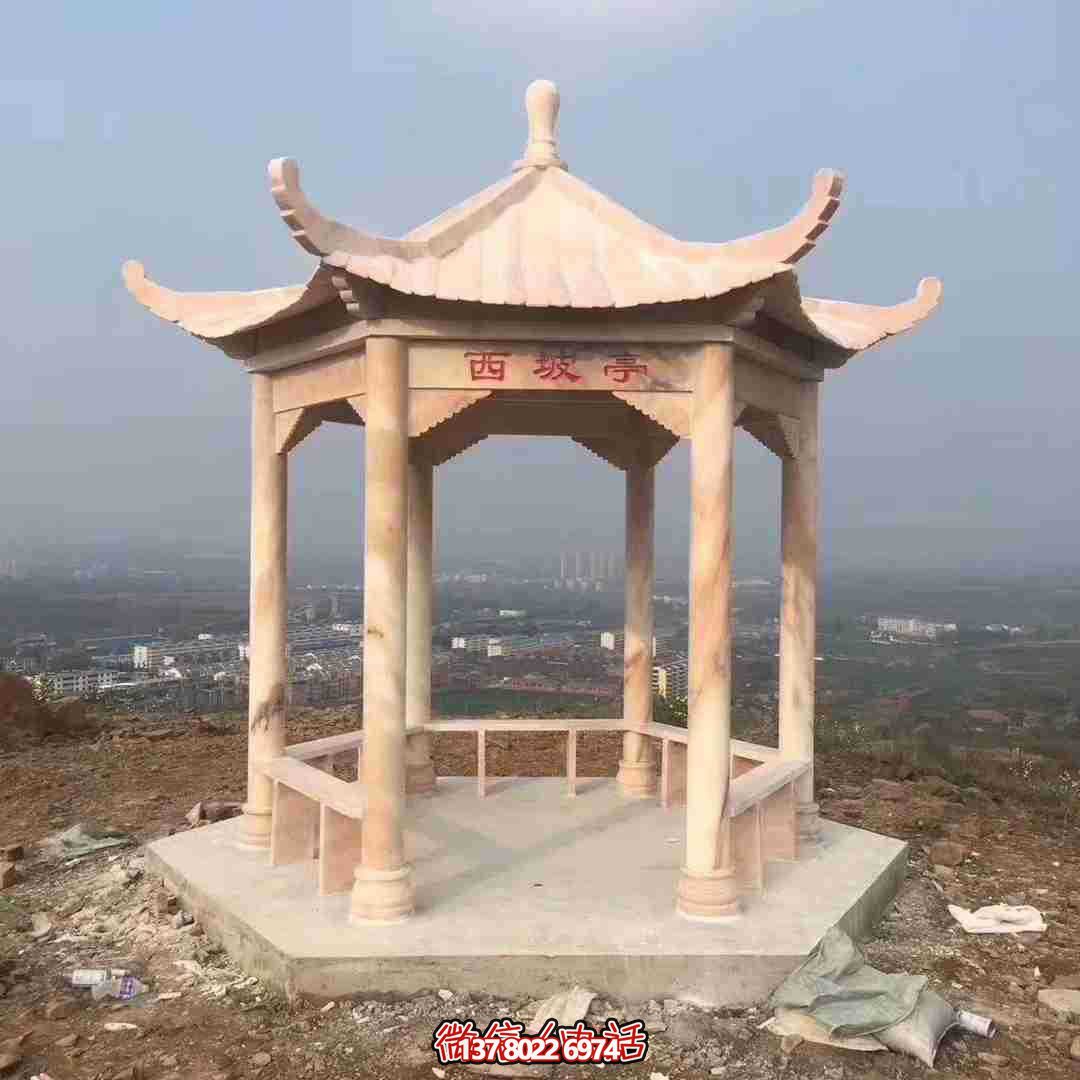 西坡涼亭景觀，觀賞大型晚霞紅