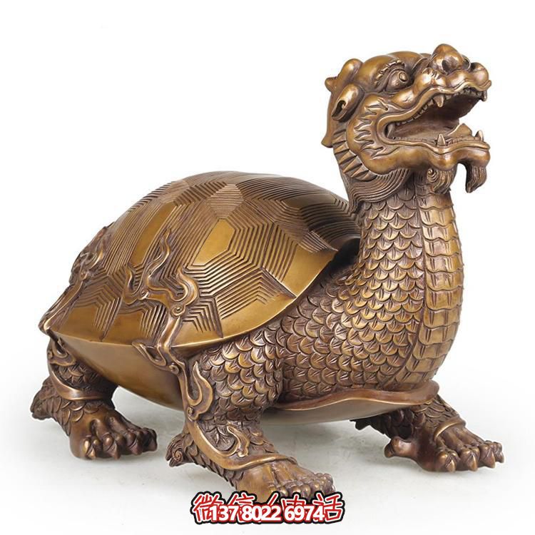 巨型銅雕龍龜?shù)袼?，拙樸寺廟裝點(diǎn)
