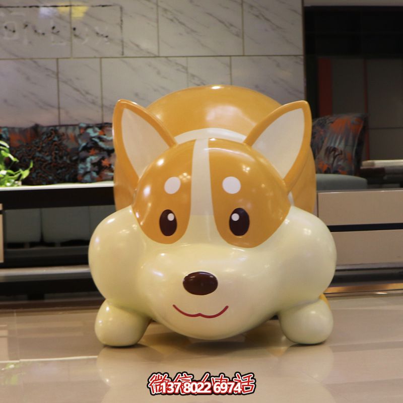 新推出的可愛卡通玻璃鋼著狗雕塑游樂園，給你一個全新的游樂體驗！