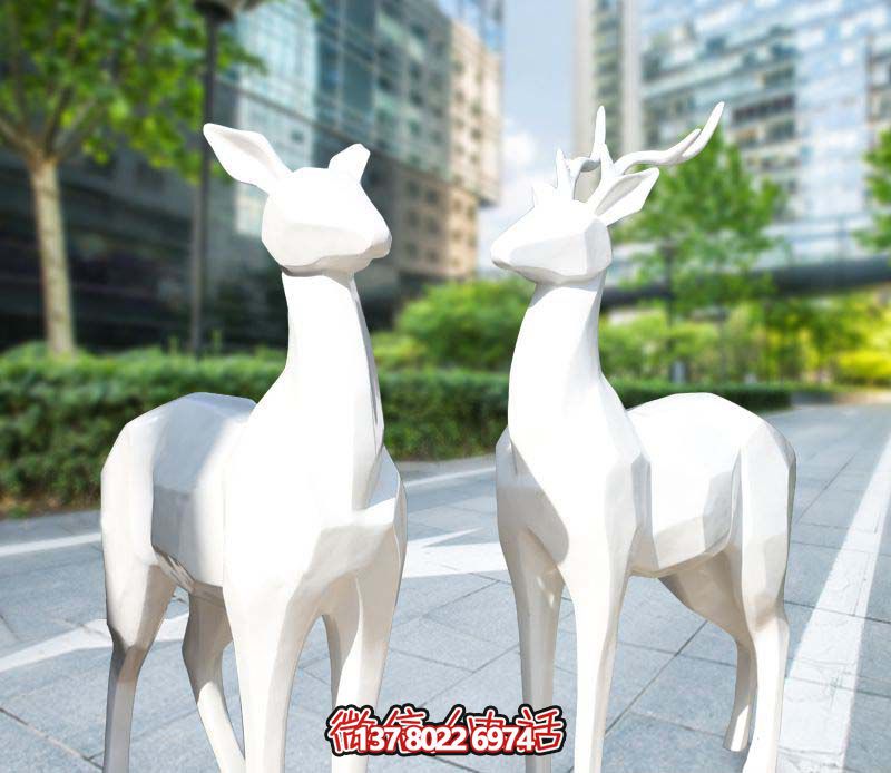 玻璃鋼梅花鹿雕塑，為你的廣場(chǎng)增添經(jīng)典藝術(shù)氣息
