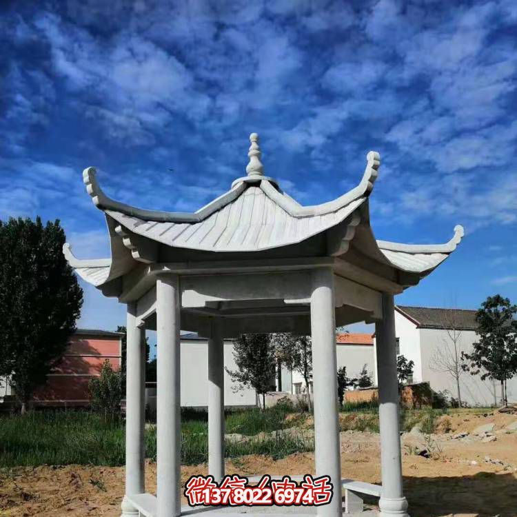 仿古休閑涼亭，天然青石擺放于戶外村莊