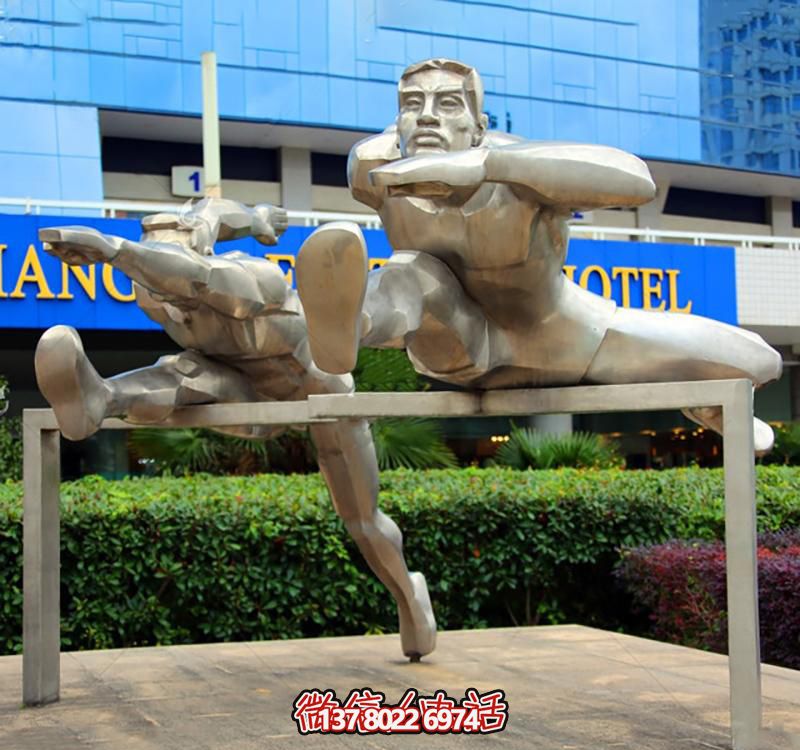 高科技不銹鋼跨欄雕塑裝置，傳承體育運(yùn)動(dòng)主題人物