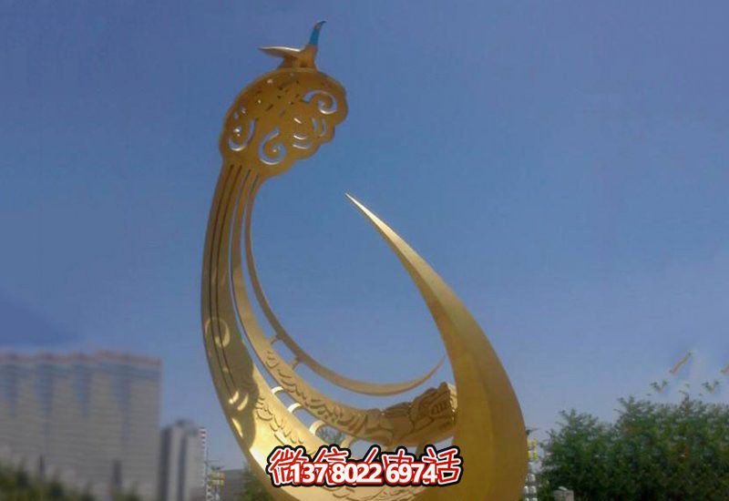精美不銹鋼鳳凰雕塑，點綴戶外廣場