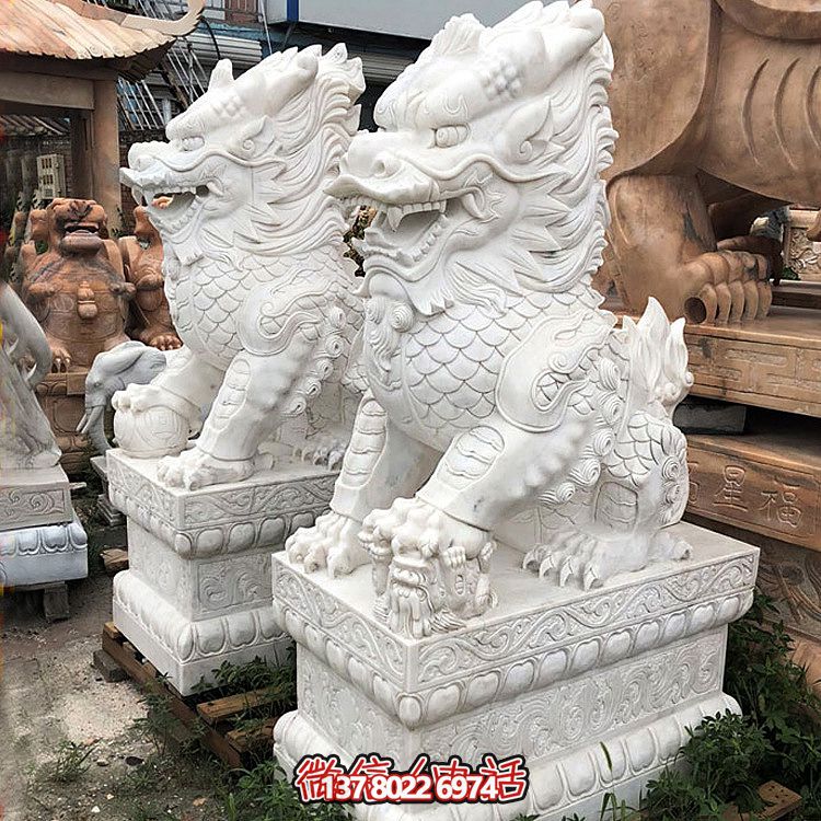 大型漢白玉石雕麒麟雕塑，為您的庭院門口增添獨(dú)特景觀