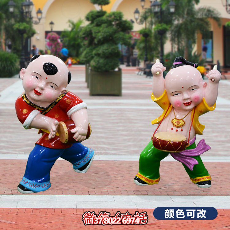 玻璃鋼福娃新年主題雕塑，為商業(yè)街添彩