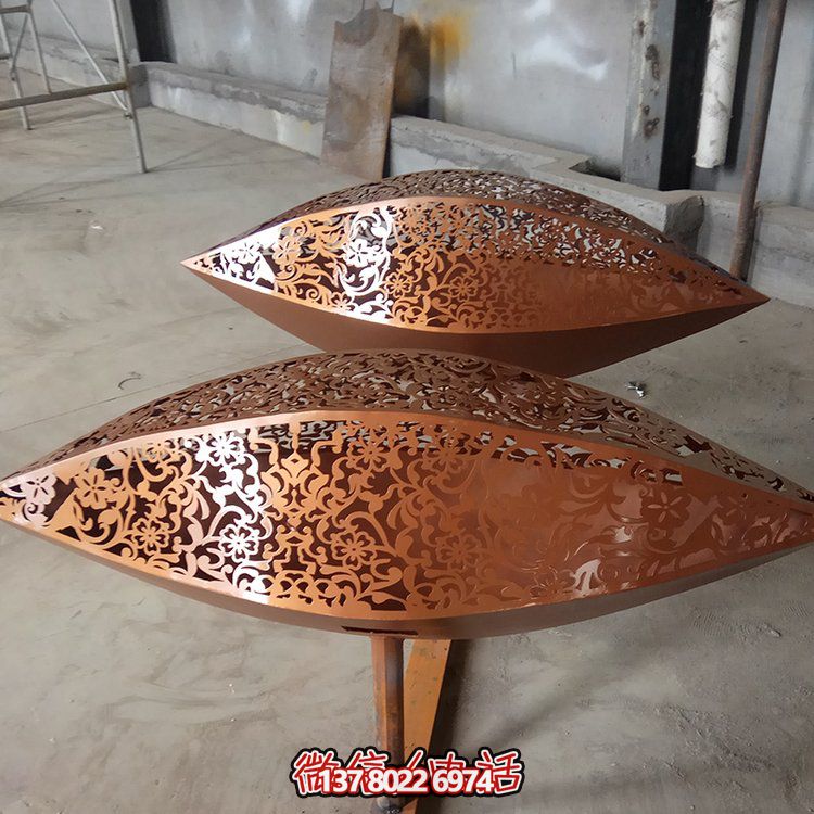 不銹鋼創(chuàng)意魚(yú)雕塑——園林抽象景觀