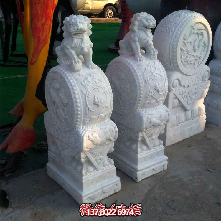 濃縮漢文化，以仿古建筑漢白玉雕塑裝點(diǎn)宮殿門(mén)墩