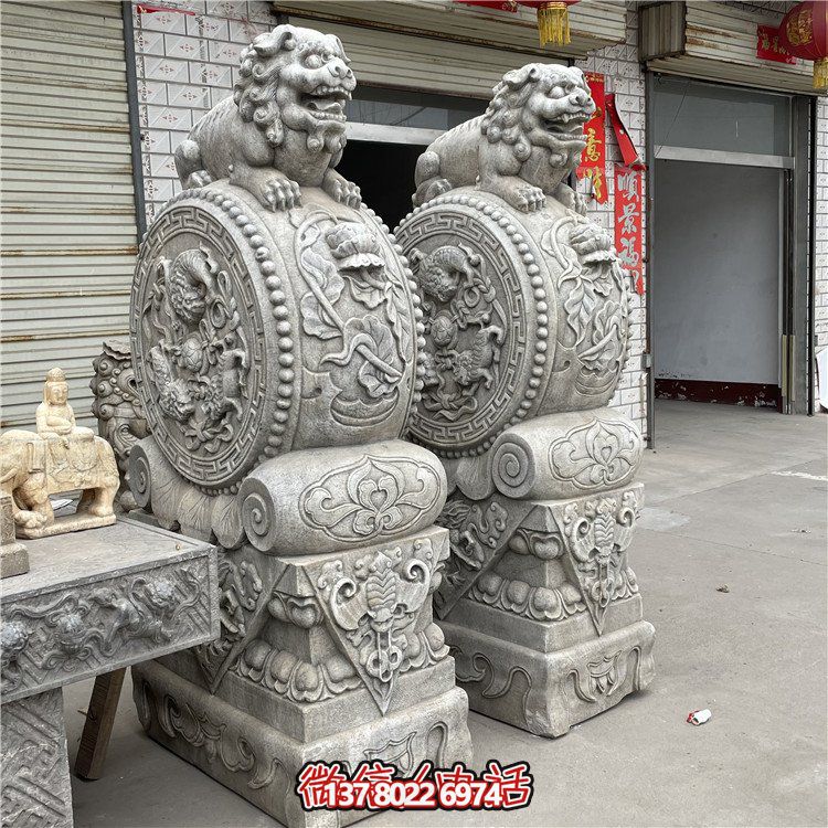 大個(gè)的石雕門(mén)墩抱鼓石，漢白玉仿古門(mén)墩